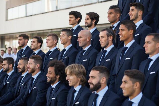 操作方面只认可UZI！小花生给出心中完美选手：游戏理解是Mata