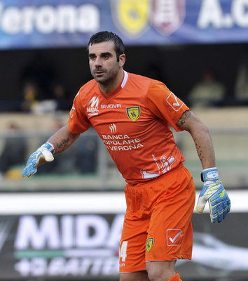 图片报：拜仁外租门将佩雷茨已罢训，希望迫使汉堡妥协