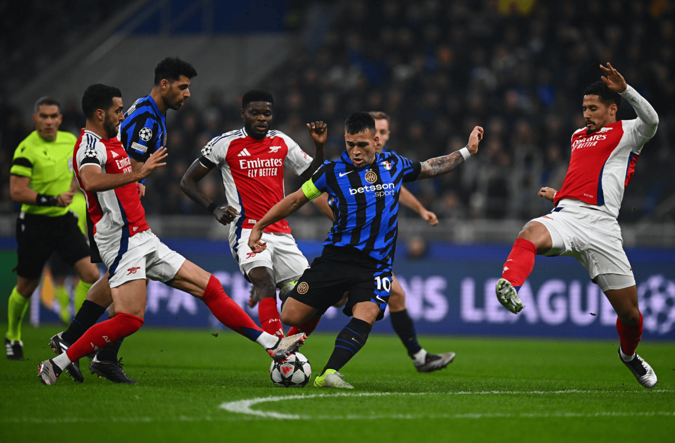 [国内足球]张玉宁禁区造点 法比奥两连罚锁定胜局